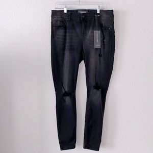 Torrid Bombshell NWT